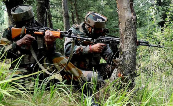 जम्मू-कश्मीर: शोपियां में सुरक्षाबलों को बड़ी कामयाबी, मुठभेड़ में पांच आतंकियों को किया ढेर जम्मू-कश्मीर: शोपियां में सुरक्षाबलों को बड़ी कामयाबी, मुठभेड़ में पांच आतंकियों को किया ढेर