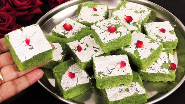 Sweet: सिर्फ 15 मिनट में बनाएं लौकी की स्वादिष्ट बर्फी, जानें रेसिपी Sweet: सिर्फ 15 मिनट में बनाएं लौकी की स्वादिष्ट बर्फी, जानें रेसिपी