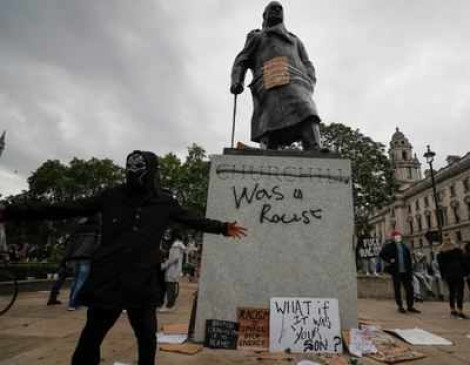  लंदन में पुलिस की बर्बरता के खिलाफ विरोध प्रदर्शन जारी 