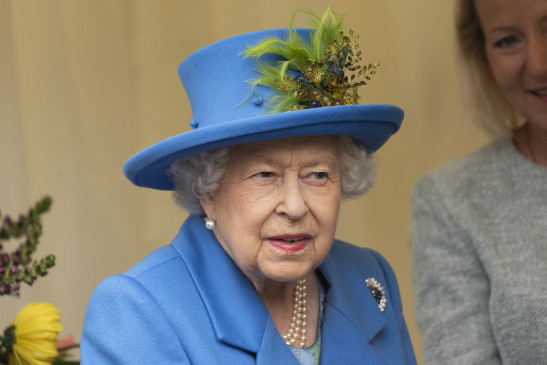 ब्रिटेन: लॉकडाउन के बाद पहली बार नजर आईं महारानी एलिजाबेथ द्वितीय