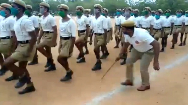  तेलंगाना पुलिस रफी के गानों से दे रही रंगरूटों को प्रशिक्षण 