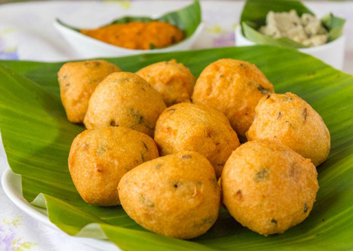 Breakfast: बारिश के मौसम में ऐसे बनाएं मुंबई स्टाइल बटाटा बड़ा, जानें रेसिपी Breakfast: बारिश के मौसम में ऐसे बनाएं मुंबई स्टाइल बटाटा बड़ा, जानें रेसिपी