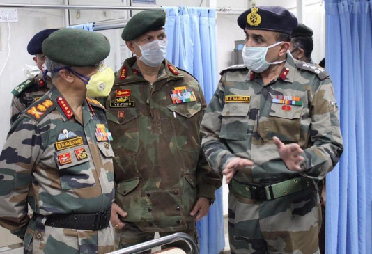  कश्मीर में कुछ महीनों में पूर्ण सामान्य स्थिति सुनिश्चित करेंगे : शीर्ष सैन्य कमांडर 
