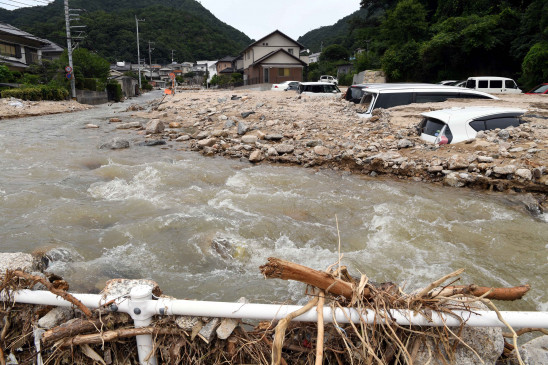  जापान में बाढ़ और भूस्खलन से 15 की मौत 