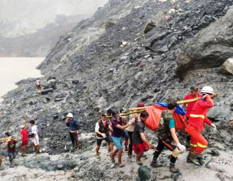 म्यांमार: जेड खदान में हुए भूस्खलन में अब तक 160 से ज्यादा की मौत, लापता लोगों की तलाश जारी म्यांमार: जेड खदान में हुए भूस्खलन में अब तक 160 से ज्यादा की मौत, लापता लोगों की तलाश जारी