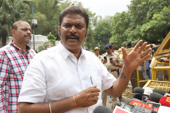 Corona positive became forest minister of Karnataka Corona positive became forest minister of Karnataka