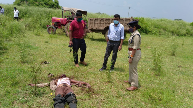 Dead body shot by ax with dead body found on Ghat-Birsinghpur-Semaria road