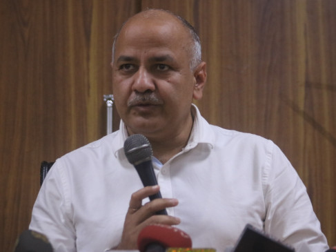 Delhi: Sisodia inaugurates EV charging station at Patparganj