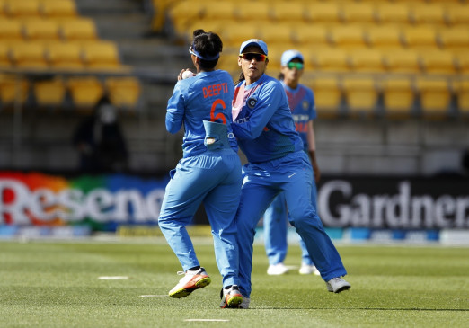 इंग्लैंड दौरे से हट सकती है भारतीय महिला क्रिकेट टीम : रिपोर्ट