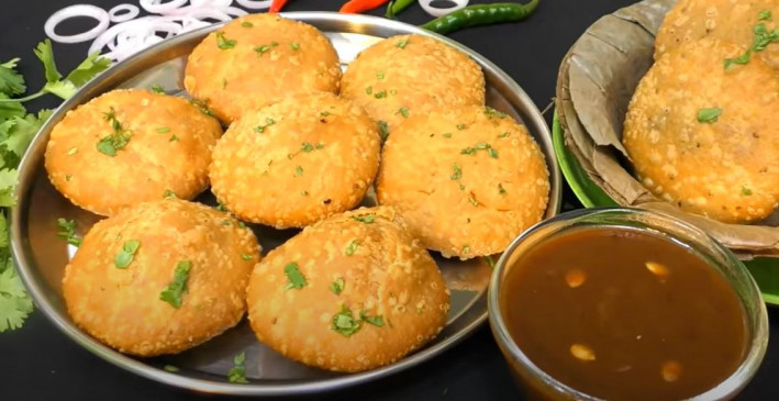 Breakfast: ऊपर से क्रिस्पी अंदर से चटपटी, ऐसे बनाएं राजस्थान की स्पेशल प्याज की कचोरी Breakfast: ऊपर से क्रिस्पी अंदर से चटपटी, ऐसे बनाएं राजस्थान की स्पेशल प्याज की कचोरी