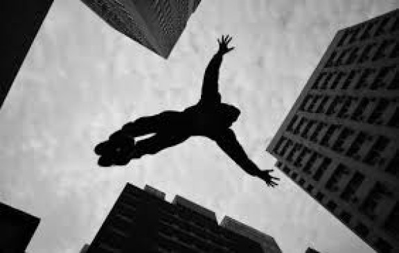 On refused to marry, accused attacked on girl and jumped from the building