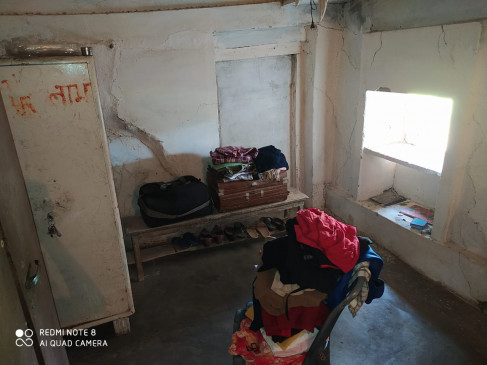Theft of 5 lakhs by breaking into Gorsari