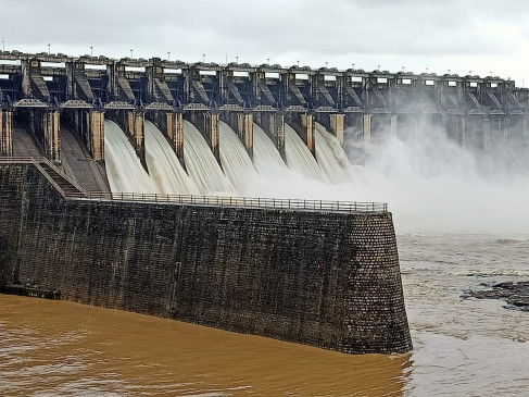 4 gates of Machagora dam opened, releasing 15 thousand cusecs of water