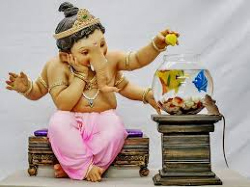 Bella came near to bid farewell to Ganesh, artificial tank installed in place