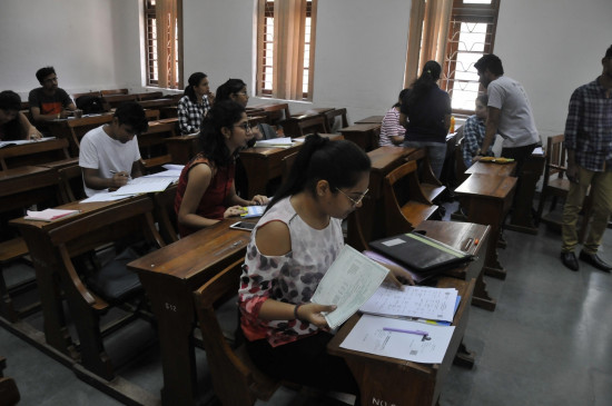 NEET-JEE order: 6 ministers of non-BJP ruled states filed review petition in Supreme Court