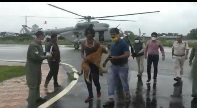 Rescue by helicopter 24 hours later, fisherman Madhu and his dog were taken out of the river