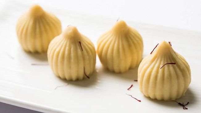 Sweet: बिना मावा के बनाएं सॉफ्ट और स्वादिष्ट पोहा मोदक, जानें रेसिपी