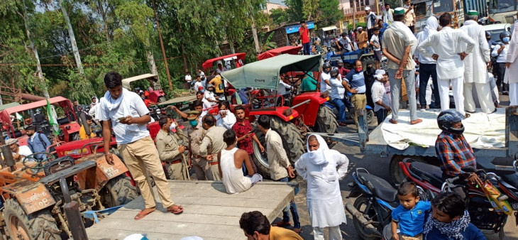 भारत बंद: कृषि बिलों के विरोध में किसानों का प्रदर्शन, पटना में पप्पू यादव की पार्टी और बीजेपी कार्यकर्ताओं के बीच झड़प भारत बंद: कृषि बिलों के विरोध में किसानों का प्रदर्शन, पटना में पप्पू यादव की पार्टी और बीजेपी कार्यकर्ताओं के बीच झड़प