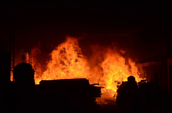 Building fire in Karachi, 4 killed