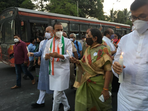 हाथरस कांड की आग दिल्ली से महाराष्ट्र तक पहुंची, नागपुर में योगी का पुतला जलाया- मुंबई में भी हुआ प्रदर्शन हाथरस कांड की आग दिल्ली से महाराष्ट्र तक पहुंची, नागपुर में योगी का पुतला जलाया- मुंबई में भी हुआ प्रदर्शन