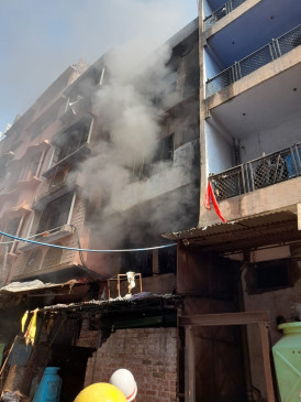  दिल्ली के गोदाम में लगी आग, कोई हताहत नहीं 