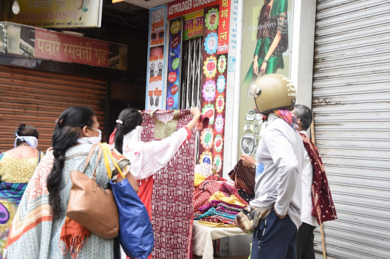 Kovid cases pick up in Maharashtra, many cities imposed voluntary public curfew