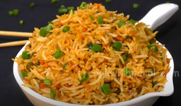 Fried Rice: इस तरीके से सिर्फ 2 मिनट में घर पर बनाएं बाजार जैसे फ्राइड राइस, जानें रेसिपी