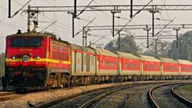 अब हफ्ते में तीन दिन नागपुर के रास्ते हावड़ा जाएगी यह ट्रेन अब हफ्ते में तीन दिन नागपुर के रास्ते हावड़ा जाएगी यह ट्रेन