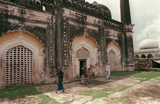  अयोध्या की मस्जिद का आकार चौकोर हो सकता है 