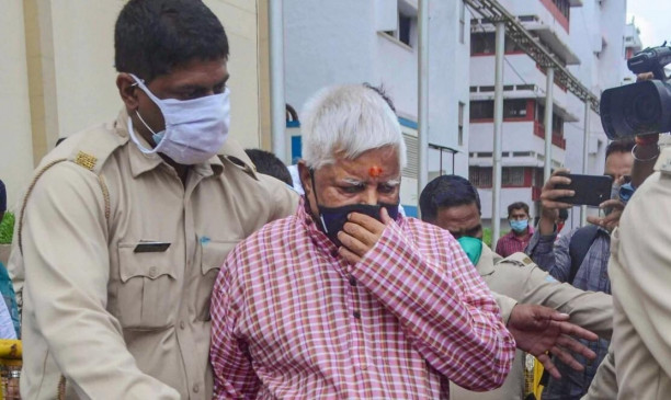 चारा घोटाला: लालू प्रसाद यादव को चाइबासा केस में मिली जमानत, फिलहाल जेल से नहीं होंगे रिहा चारा घोटाला: लालू प्रसाद यादव को चाइबासा केस में मिली जमानत, फिलहाल जेल से नहीं होंगे रिहा