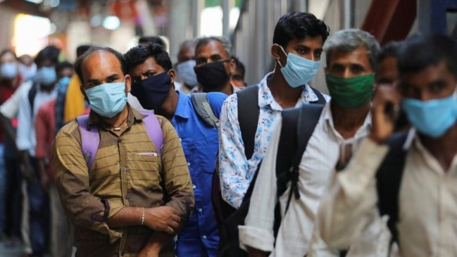Coronavirus in India: देश में 24 घंटे में आए कोरोना संक्रमण के 70 हजार नए केस, 964 लोगों की मौत