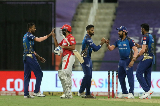 KXIP vs MI: मुंबई इंडियंस ने किंग्स इलेवन पंजाब को 48 रन से हराया, रोहित शर्मा ने खेली 70 रन की पारी