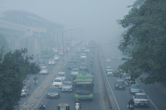  दिल्ली की हवा की गुणवत्ता में मामूली सुधार 