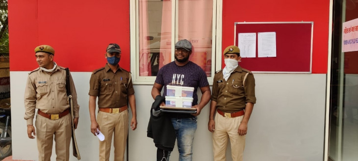 Noida 2 Foreign Nationals Were Arrested For Cloning Atm Cards Arrested 730X365