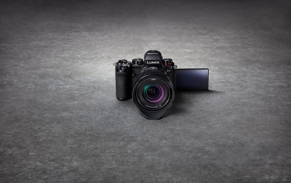 Panasonic launches flagship camera-Lumix S5 in India