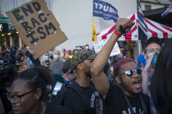 Shot dead in rival demonstration rally in America, 1 dead