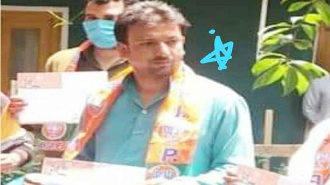 कश्मीर के कुलगाम में आतंकी हमला: भाजपा युवा मोर्चा के महासचिव और 2 कार्यकर्ताओं को आतंकियों ने गोली मारी  