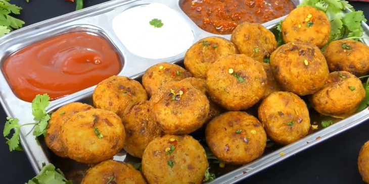 Breakfast: घर पर बनाएं चीज गार्लिक पोटैटो बटन, नहीं भूल पाएंगे स्वाद