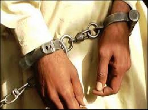 Couple arrested for beating police officers pole Couple arrested for beating police officers pole