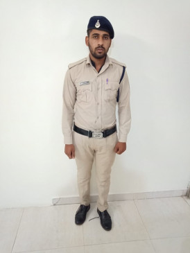 Fake police constable caught wearing uniform and arrested, arrested