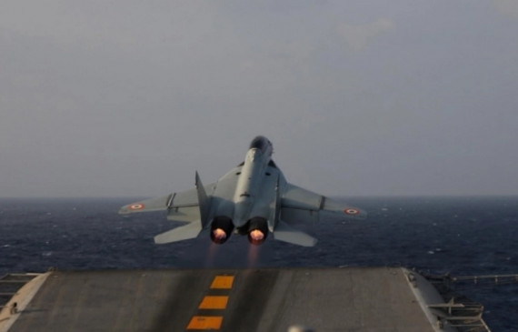  अरब सागर में मिग-29 दुर्घटनाग्रस्त, एक पायलट लापता 