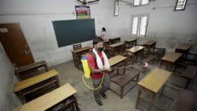 नागपुर मनपा ने किया स्कूलों का सैनिटाइजेशन