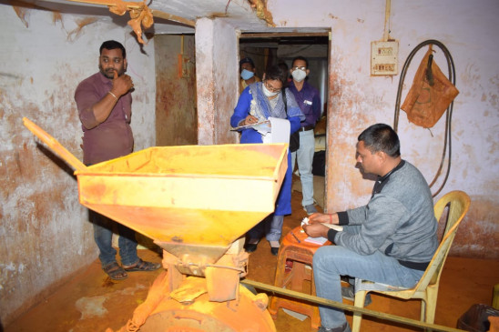 Illegal spice industry seals, 12 hundred kg of substandard chili powder seized-