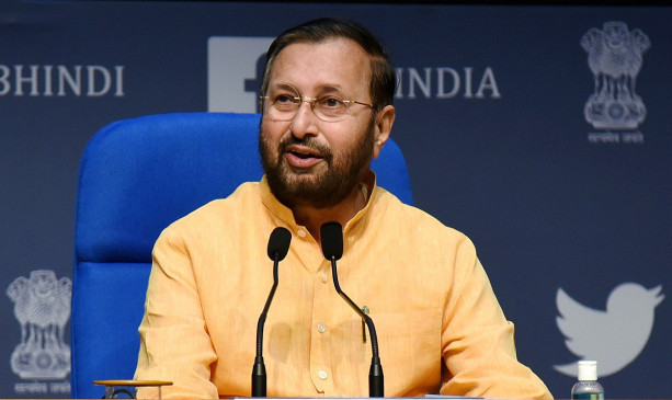 जावडेकर का राहुल गांधी पर हमला, कहा - संवैधानिक संस्थाओं का आदर करना सीखें
