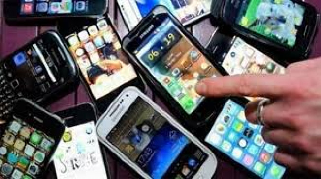 People were beaten to death by snatching mobile