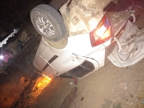 Youth dies at the scene due to overturning of car, 1 injured