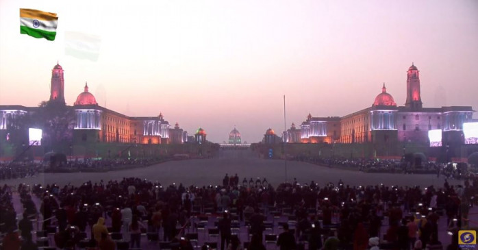 Beating Retreat ceremony: 26 तरह की धुनों से गूंजा विजय चौक, राष्ट्रपति और प्रधानमंत्री रहे मौजूद, देखें वीडियो