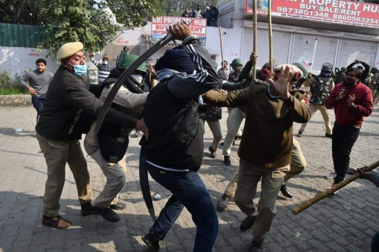 एक्शन में पुलिस: सिंघु बॉर्डर पर SHO को तलवार मारने वाले समेत 44 गिरफ्तार, हरियाणा के 17 जिलों में इंटरनेट सेवा बंद