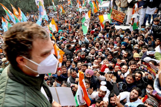    FarmLaws:   राहुल गांधी और प्रियंका गांधी ने किसानों के समर्थन में  मार्च निकाला- बोले- नरेंद्र मोदी किसान की इज्जत नहीं करते