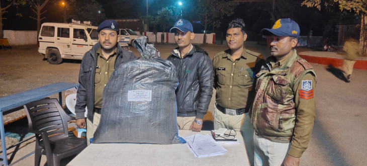 Historyheater caught with 2 lakh hemp